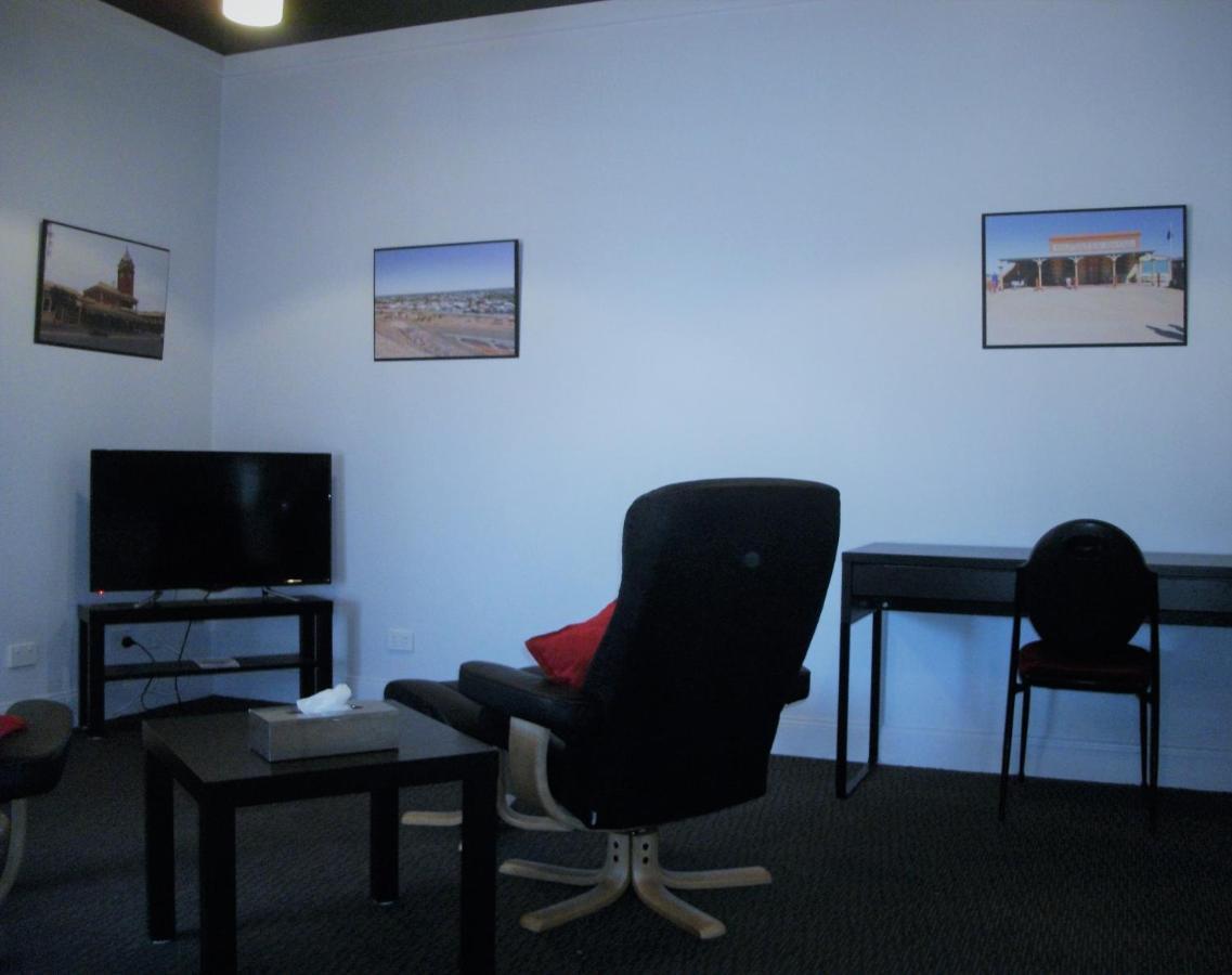 Daydream Motel And Apartments Broken Hill Buitenkant foto