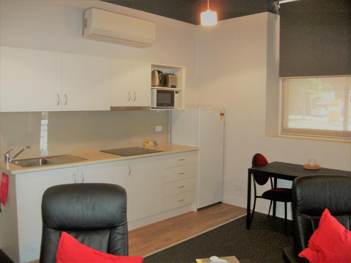 Daydream Motel And Apartments Broken Hill Buitenkant foto